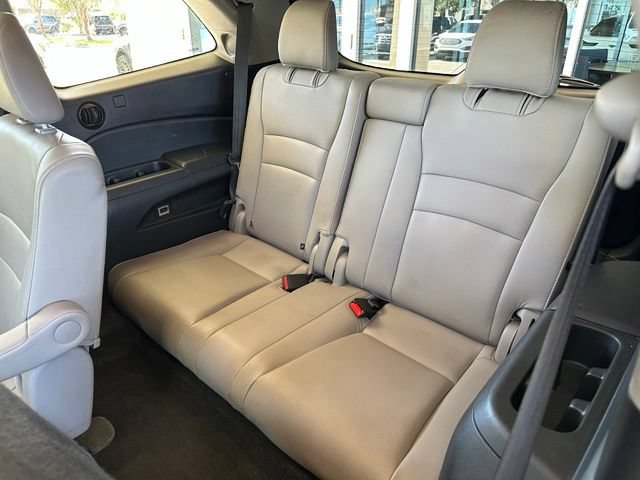 Used 2019 Honda Pilot Touring image 16