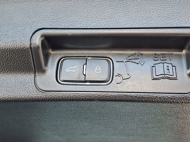 Certified 2023 Ford Explorer XLT w/ Equipment Group 202A image 33