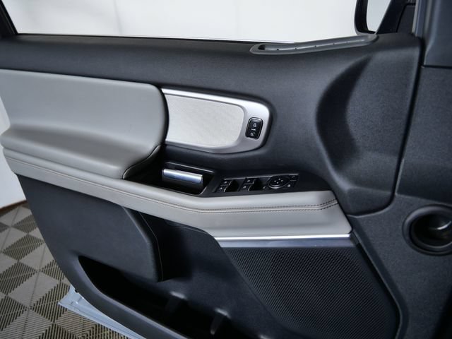 Certified 2025 Ford Expedition Active AWD/4WD image 26
