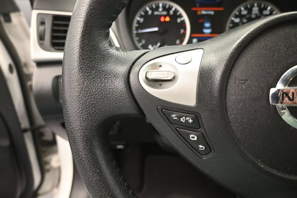 Used 2019 Nissan Sentra SV FWD image 6