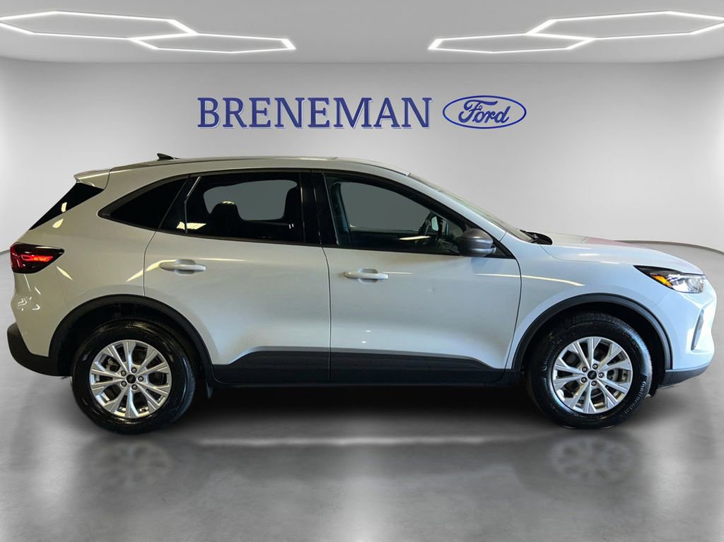 Certified 2025 Ford Escape Active AWD/4WD image 4