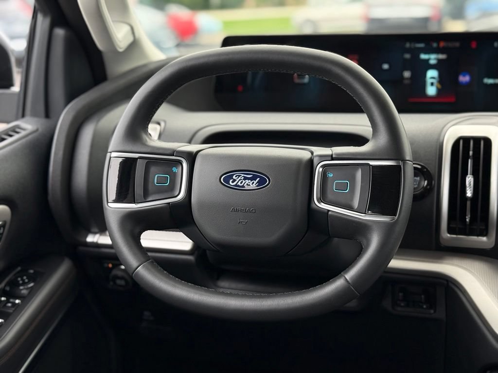 Certified 2025 Ford Expedition Active AWD/4WD image 7