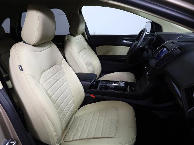 Certified 2020 Ford Edge SE image 9