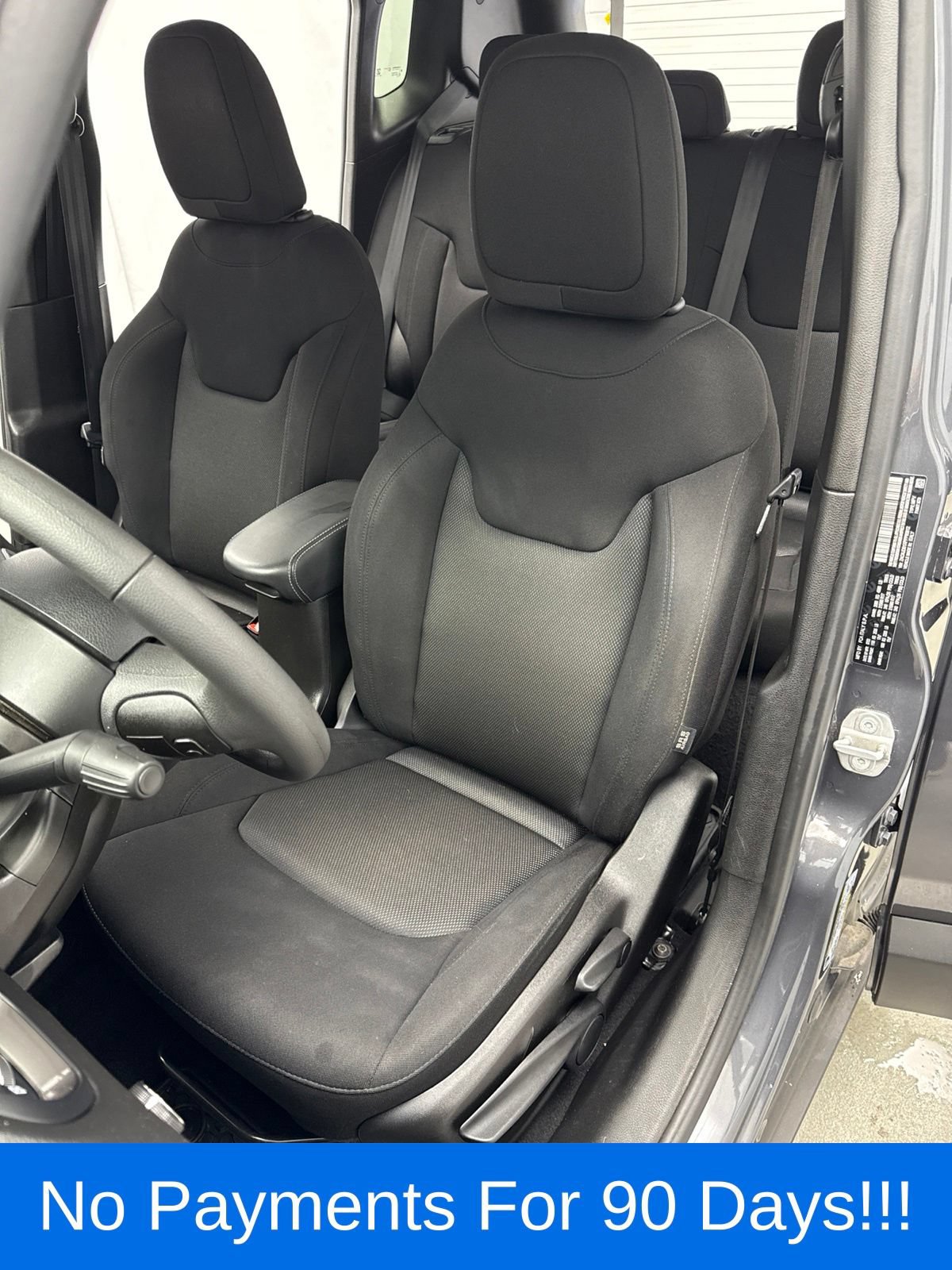 Used 2023 Jeep Renegade Latitude AWD/4WD image 9