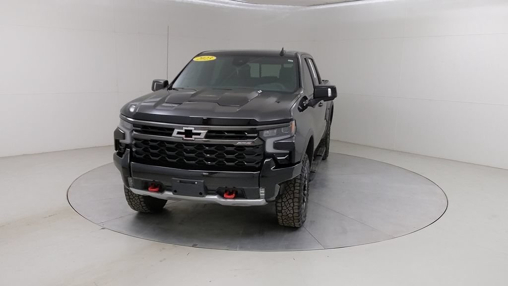 Used 2023 Chevrolet Silverado 1500 ZR2 w/ Technology Package AWD/4WD image 9