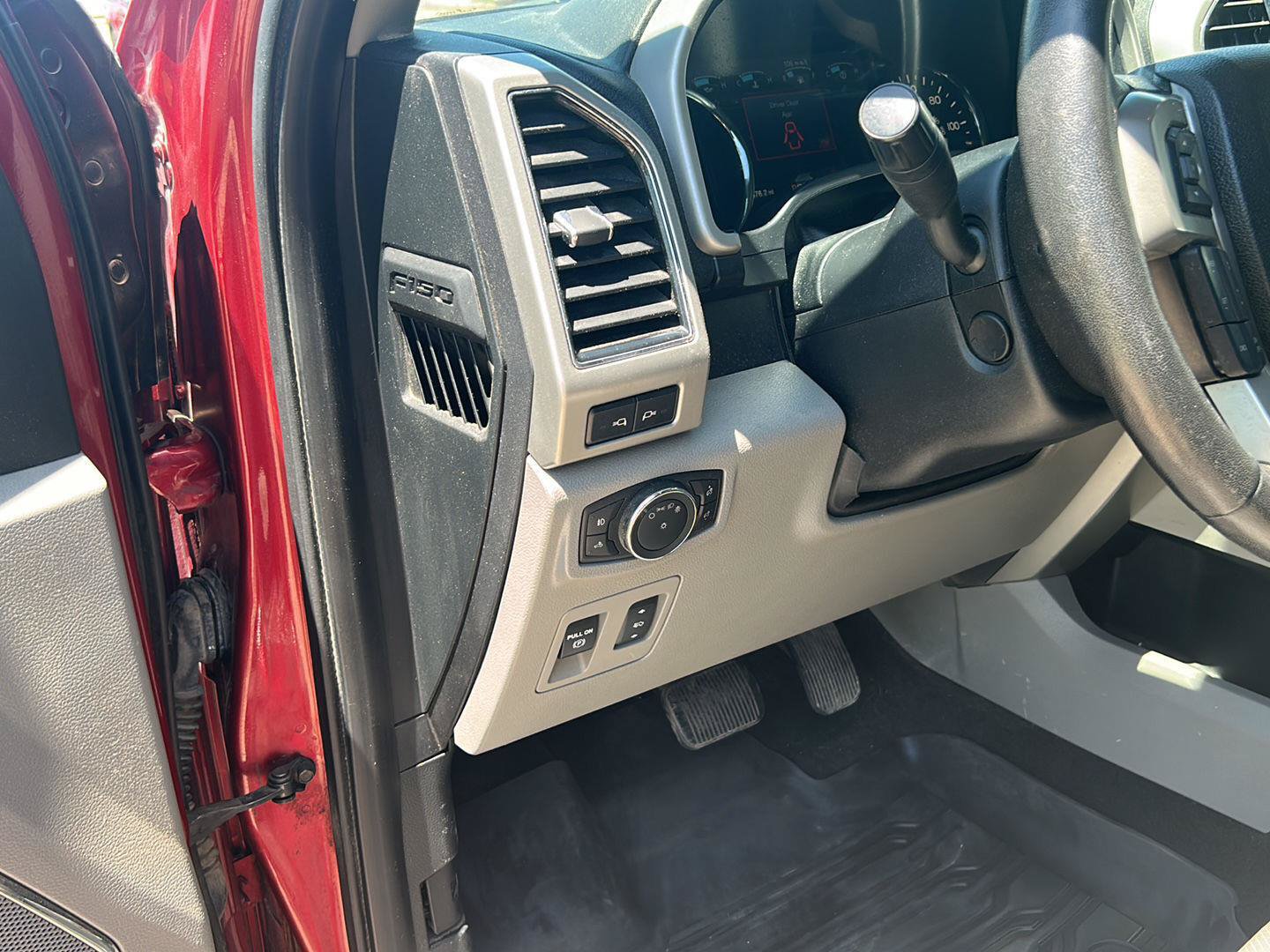 Certified 2018 Ford F150 Lariat w/ Equipment Group 502A Luxury AWD/4WD image 14