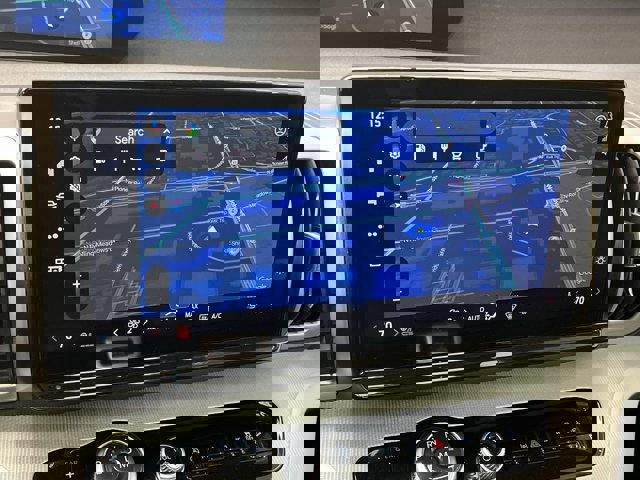 Certified 2025 Ford Expedition Active image 5