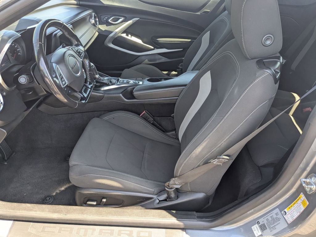 Used 2020 Chevrolet Camaro LT RWD image 14