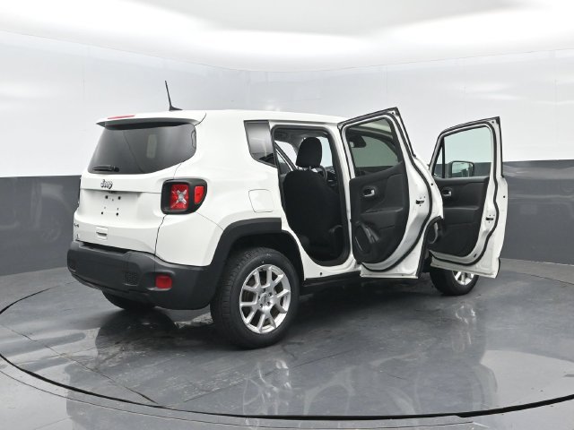 Used 2023 Jeep Renegade Latitude AWD/4WD image 28