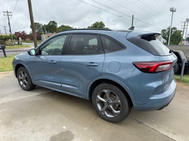 Certified 2024 Ford Escape ST-Line w/ Tech Pack #1 AWD/4WD image 9