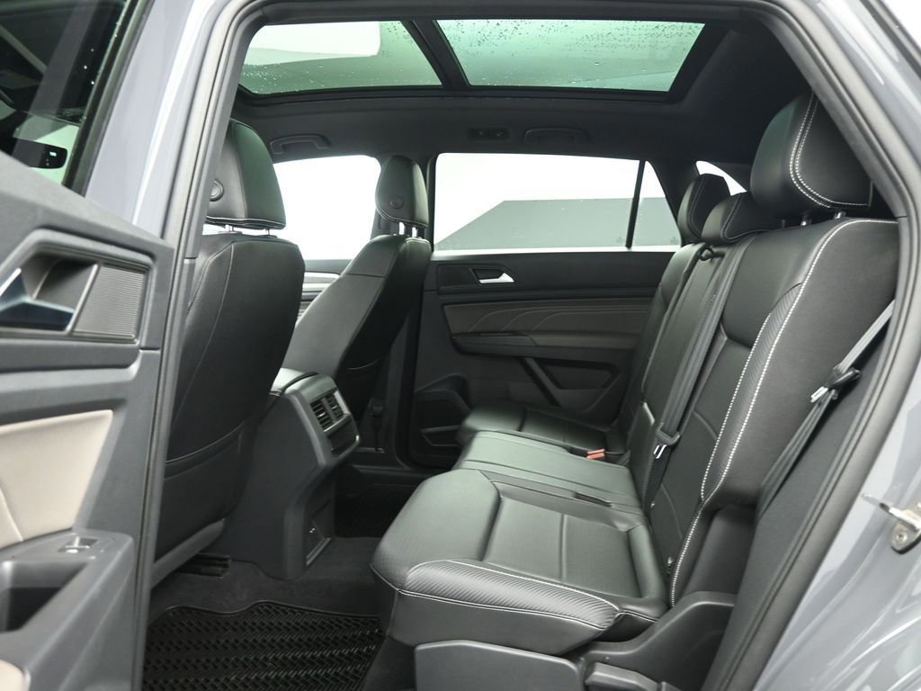 Used 2021 Volkswagen Atlas Cross Sport SE w/ Panoramic Sunroof Package image 46