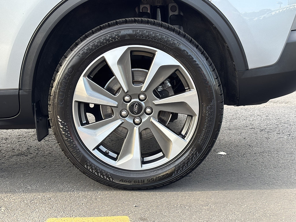 Certified 2024 Ford Escape Platinum AWD/4WD image 12