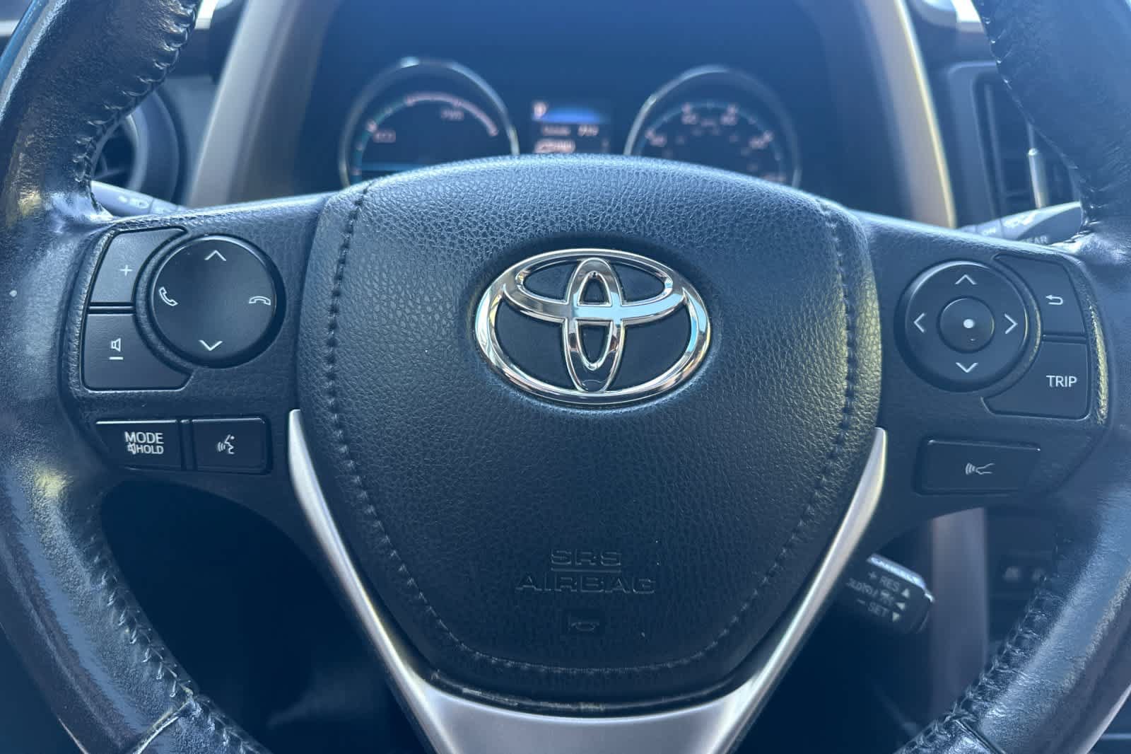 Used 2018 Toyota RAV4 Limited w/ Advanced Technology Package AWD/4WD image 23