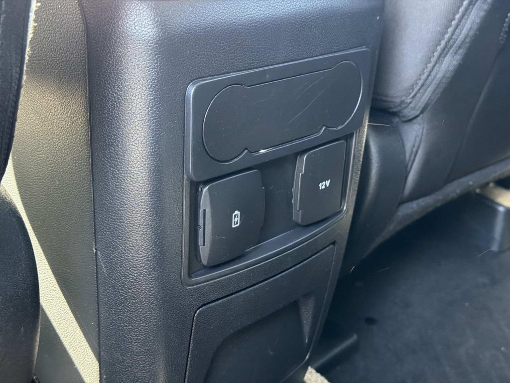 Certified 2024 Ford Explorer XLT RWD image 17