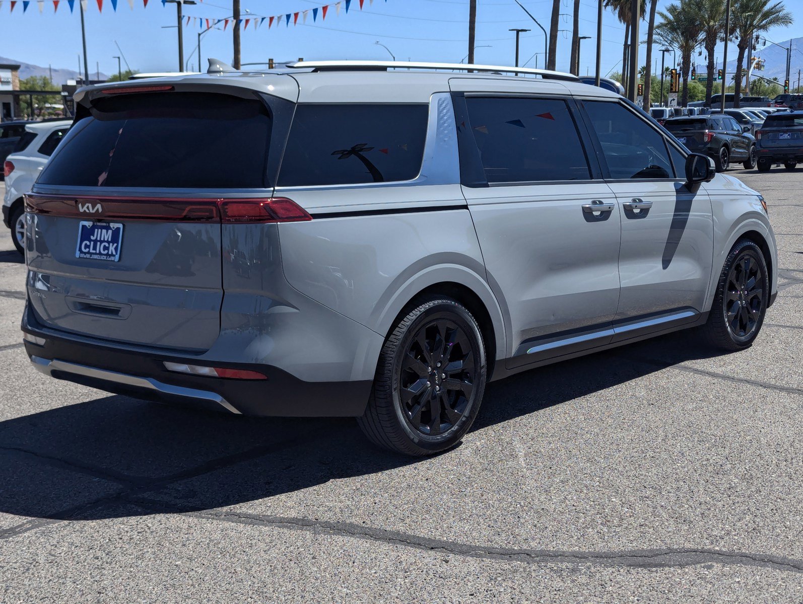 Used 2024 Kia Carnival SX Prestige FWD image 2