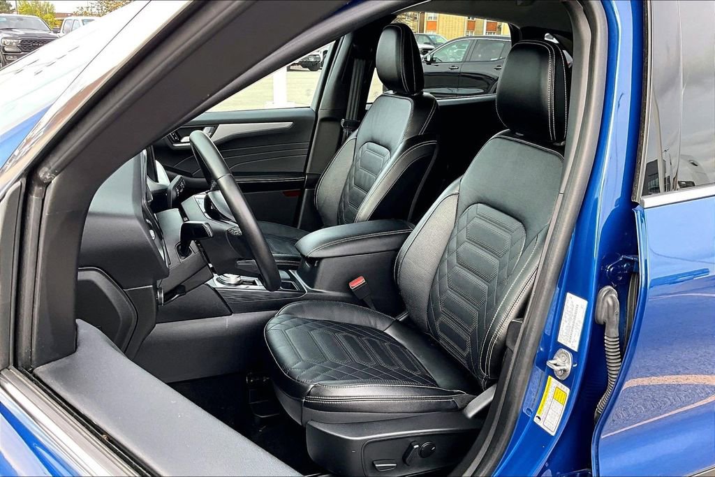 Certified 2023 Ford Escape Platinum w/ Premium Technology Package AWD/4WD image 24