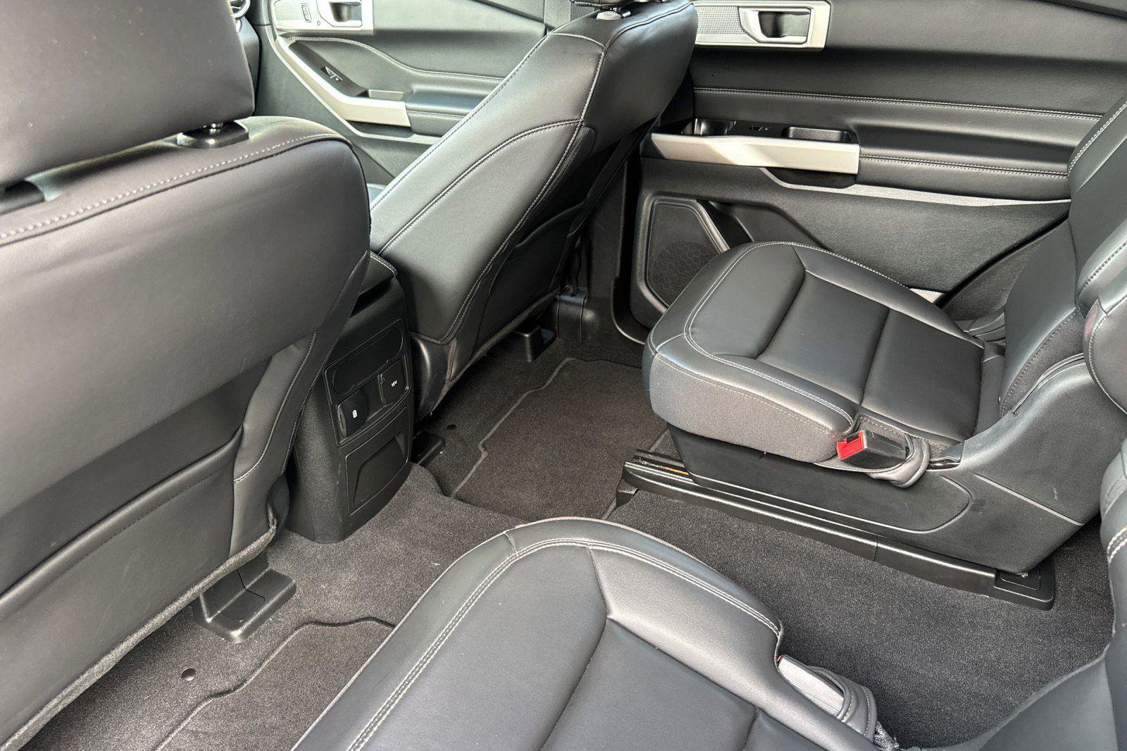 Certified 2023 Ford Explorer XLT w/ Equipment Group 202A image 13