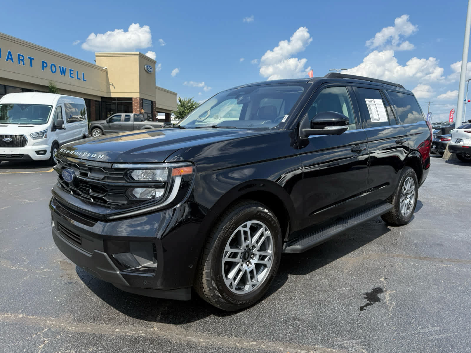 Certified 2025 Ford Expedition Active AWD/4WD image 26