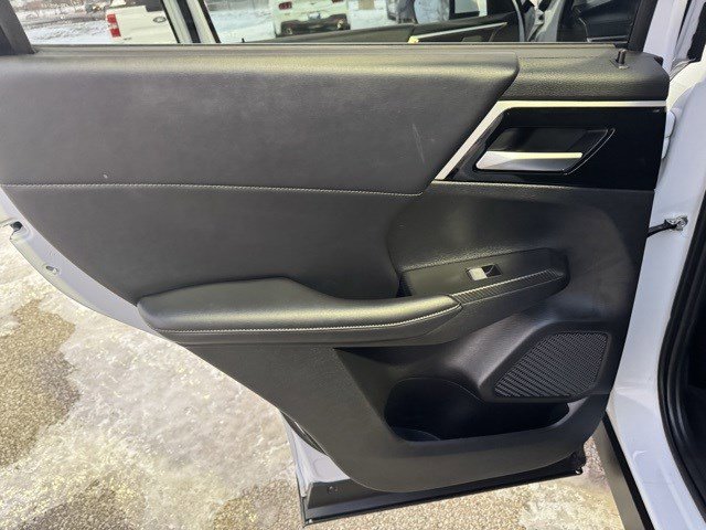 Used 2024 Mitsubishi Outlander SE image 21