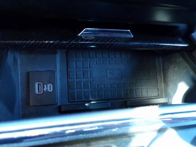 Certified 2022 Ford F250 Platinum w/ FX4 Off-Road Package image 23