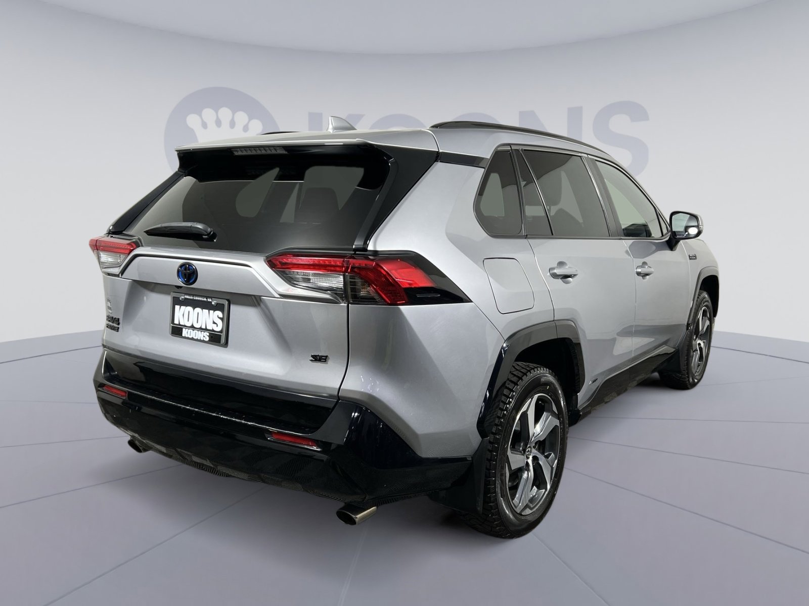 Used 2021 Toyota RAV4 SE w/ Weather & Moonroof Package image 7