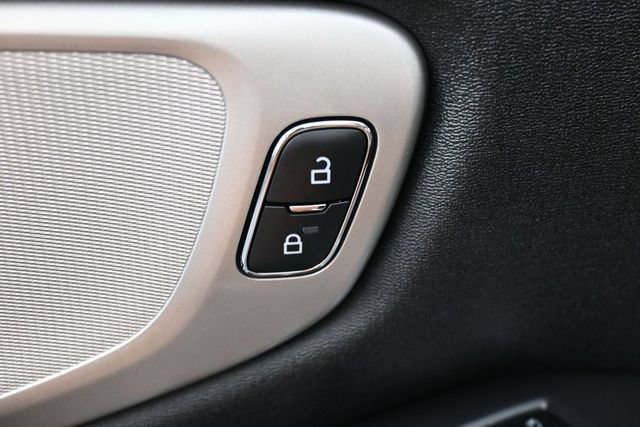 Certified 2025 Ford Expedition Active AWD/4WD image 15