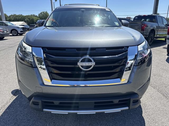 Used 2023 Nissan Pathfinder SL w/ SL Premium Package FWD image 2