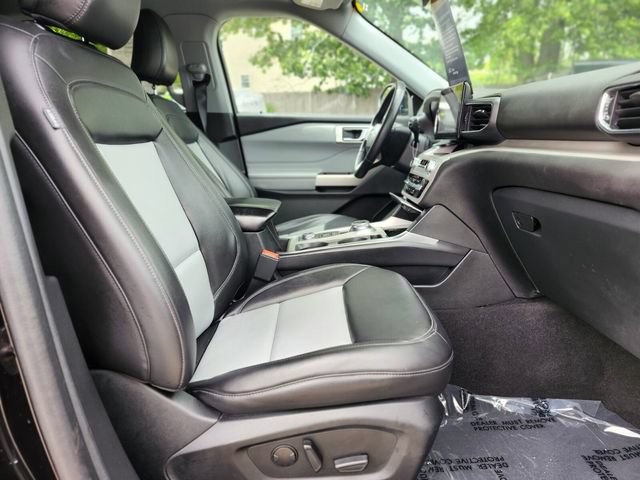 Certified 2023 Ford Explorer XLT w/ Equipment Group 202A AWD/4WD image 11