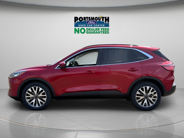 Certified 2022 Ford Escape Titanium AWD/4WD image 2