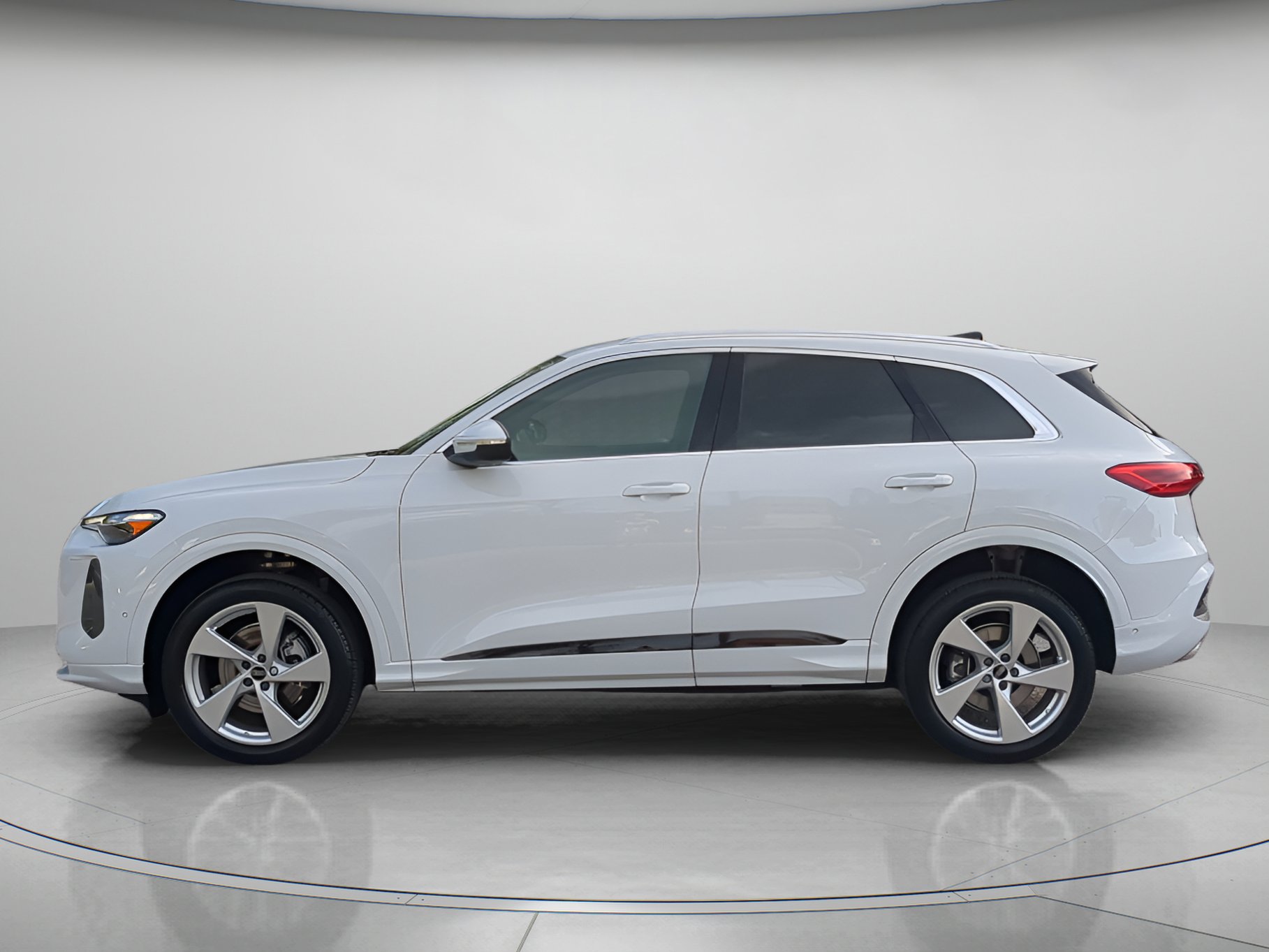 Used 2025 Audi Q5 Premium Plus AWD/4WD image 43