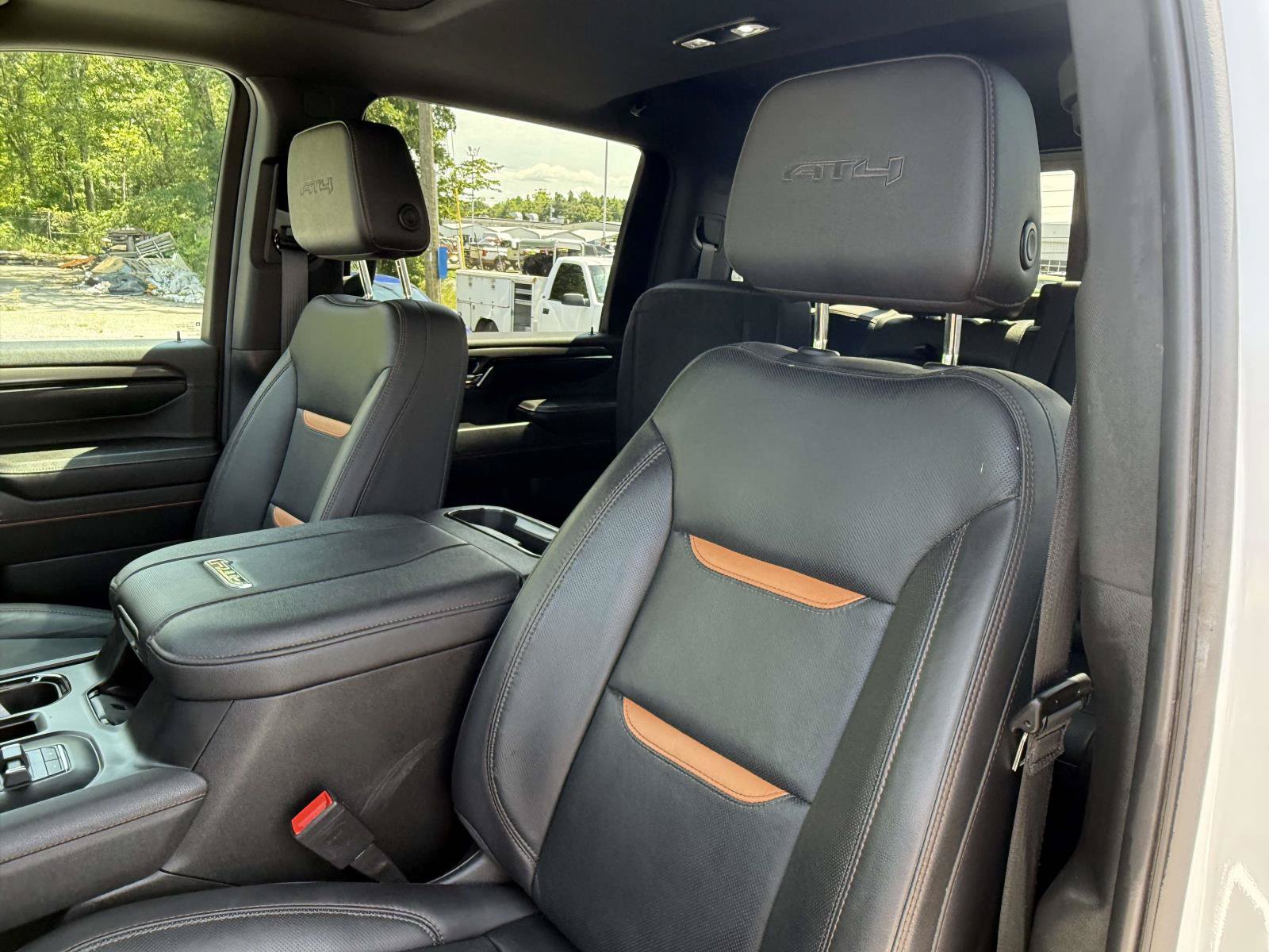 Used 2024 GMC Sierra 2500 AT4 w/ AT4 Premium Plus Package AWD/4WD image 21