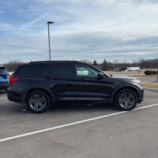 Certified 2023 Ford Explorer XLT w/ Equipment Group 202A image 4
