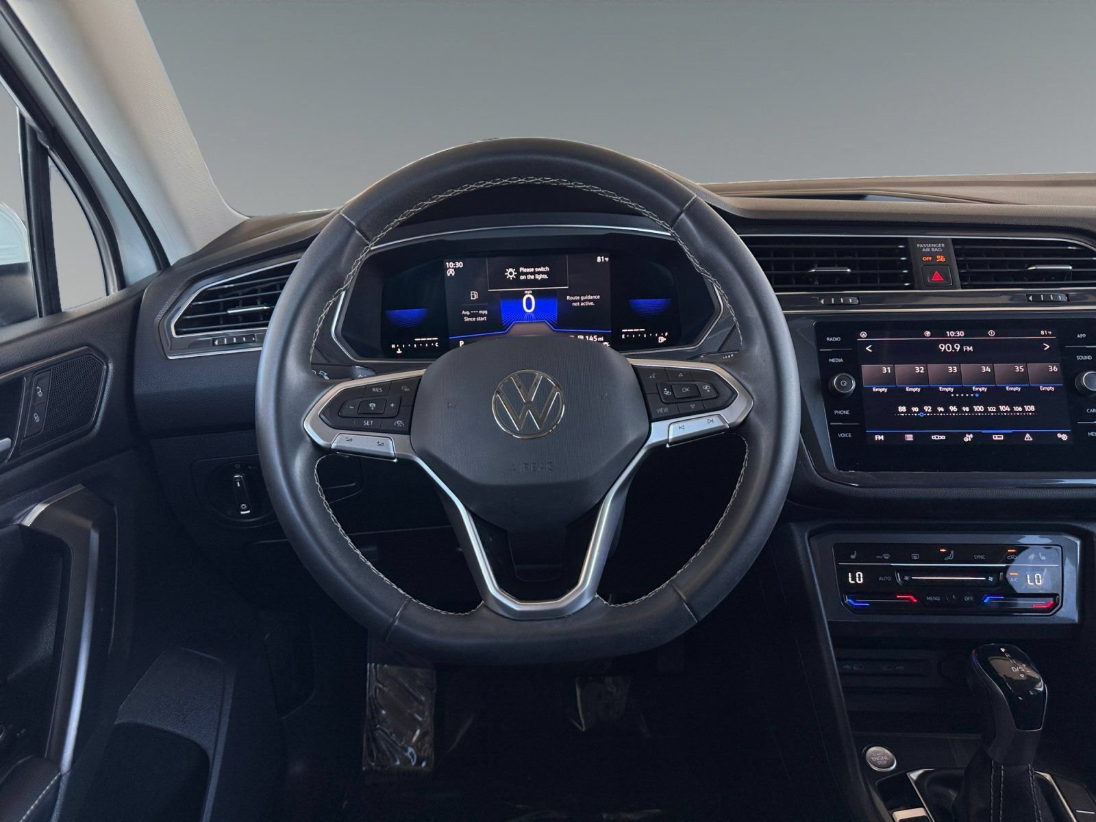 Used 2023 Volkswagen Tiguan SE FWD image 17