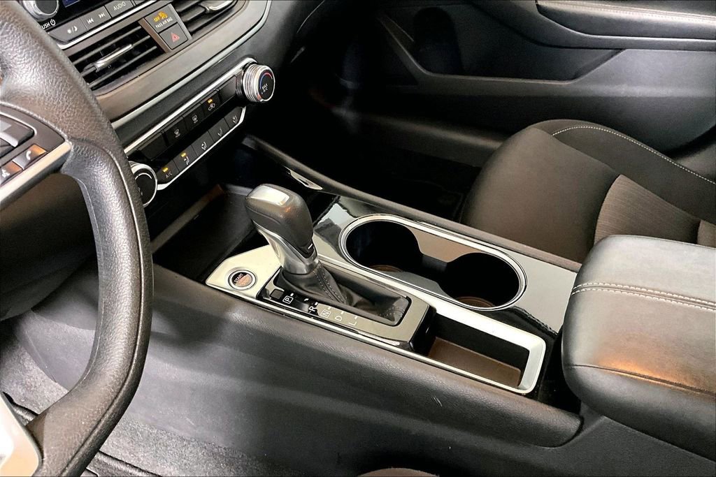 Used 2024 Nissan Altima 2.5 SV image 13