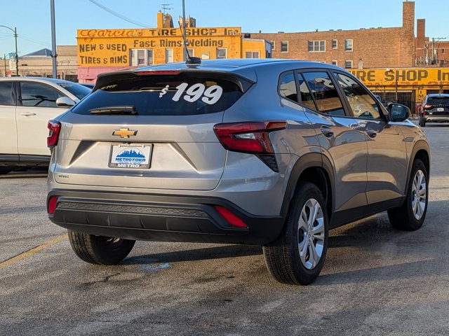 Used 2025 Chevrolet Trax LS FWD image 4