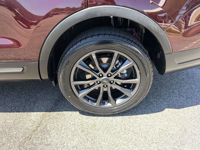 Certified 2019 Ford Explorer XLT w/ Equipment Group 202A image 6