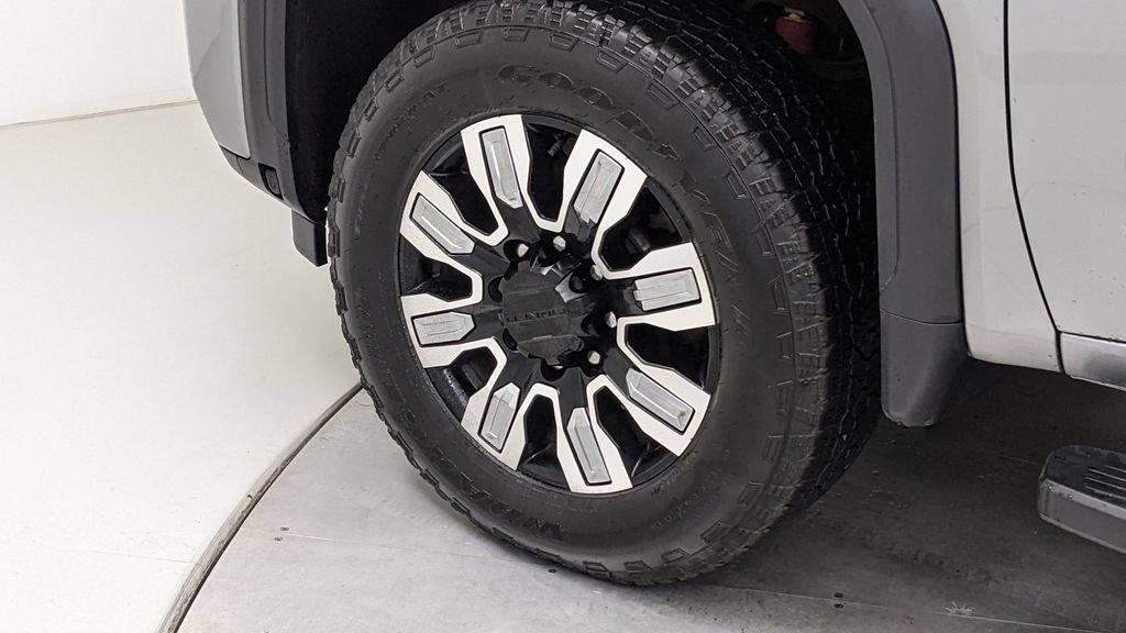 Used 2024 GMC Sierra 2500 Denali w/ Technology Package AWD/4WD image 5