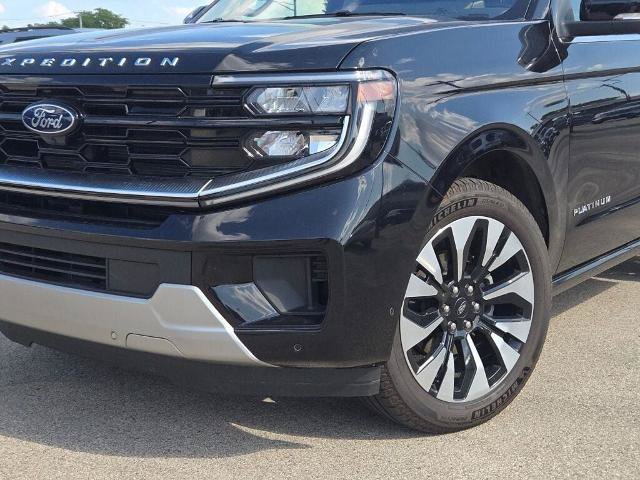 Certified 2025 Ford Expedition Platinum w/ Driver's Package AWD/4WD image 3