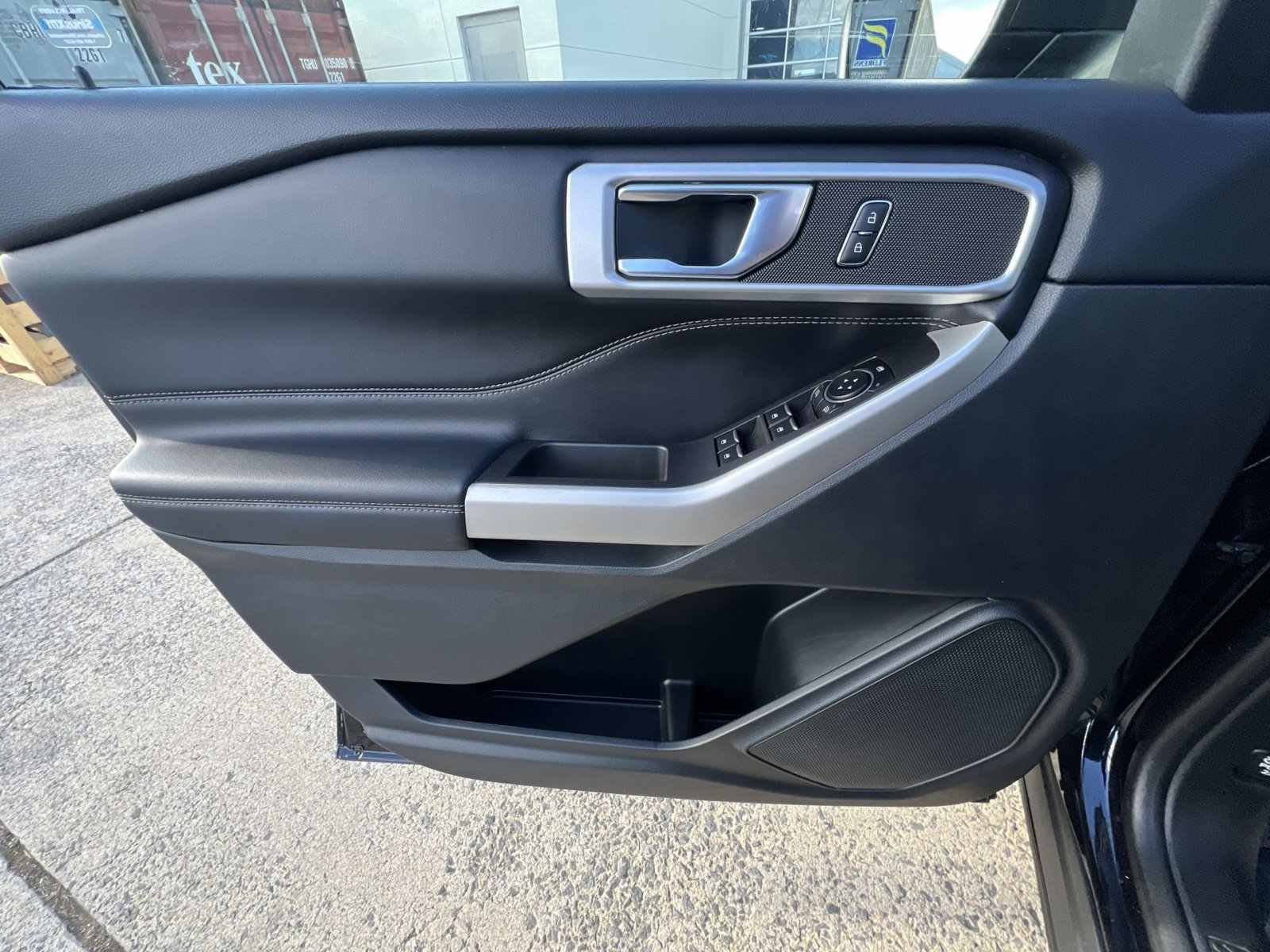 Certified 2022 Ford Explorer XLT w/ Equipment Group 202A image 15