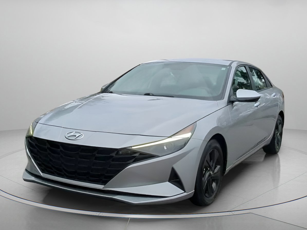 Used 2023 Hyundai Elantra SEL w/ Cargo Package image 3