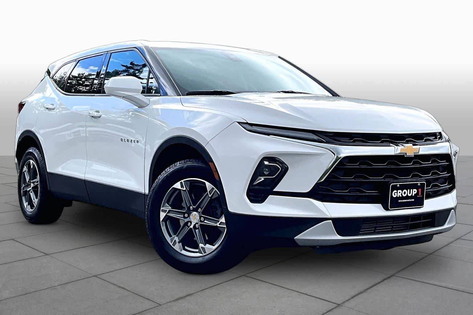 Used 2024 Chevrolet Blazer LT AWD/4WD image 3