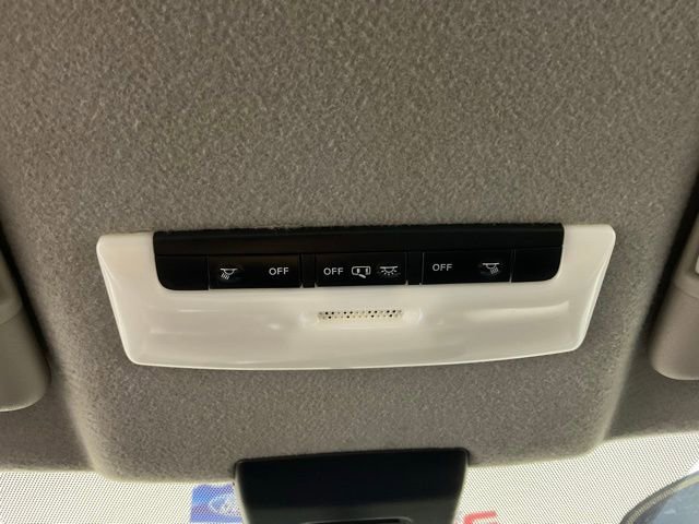 Used 2020 Nissan Kicks S image 20