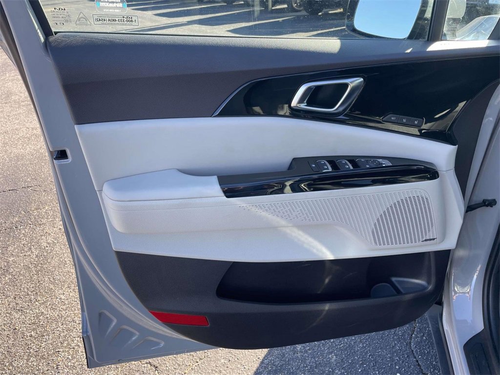 Used 2024 Kia Carnival SX Prestige image 15