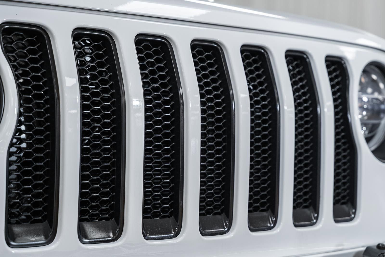 Used 2019 Jeep Wrangler Unlimited Sahara w/ Quick Order Package 24M Moab image 7