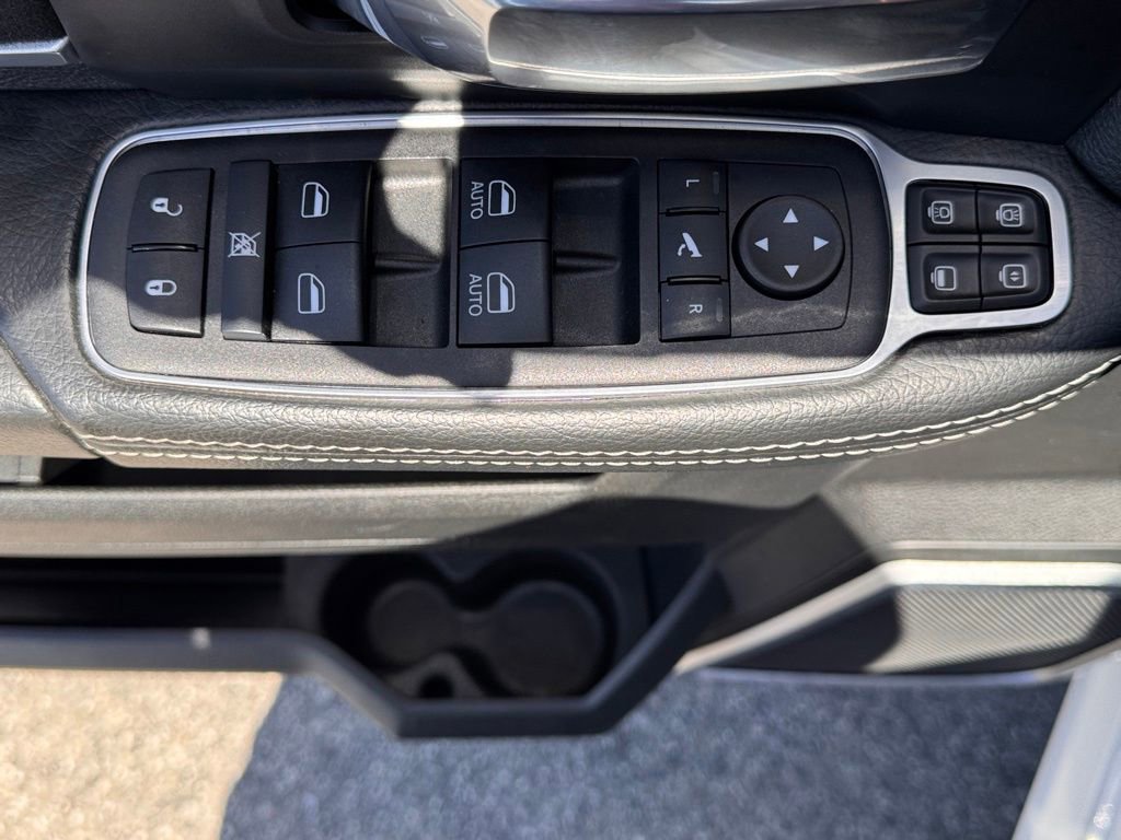 Used 2024 RAM 2500 Laramie AWD/4WD image 16