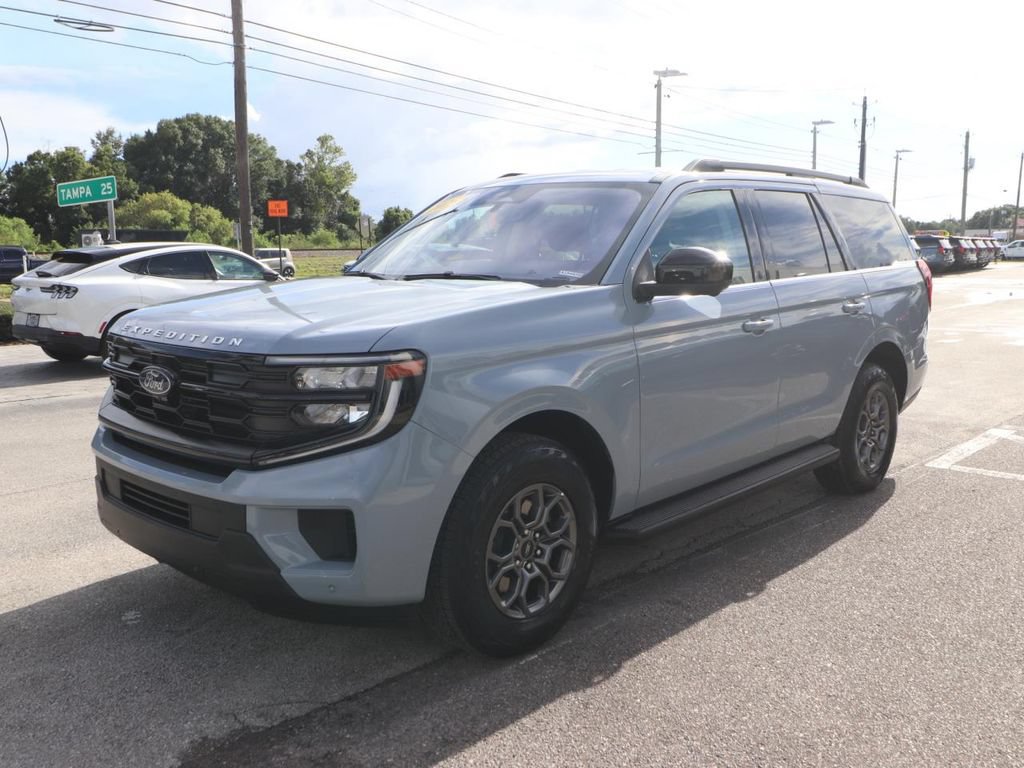 Certified 2025 Ford Expedition Active RWD image 5