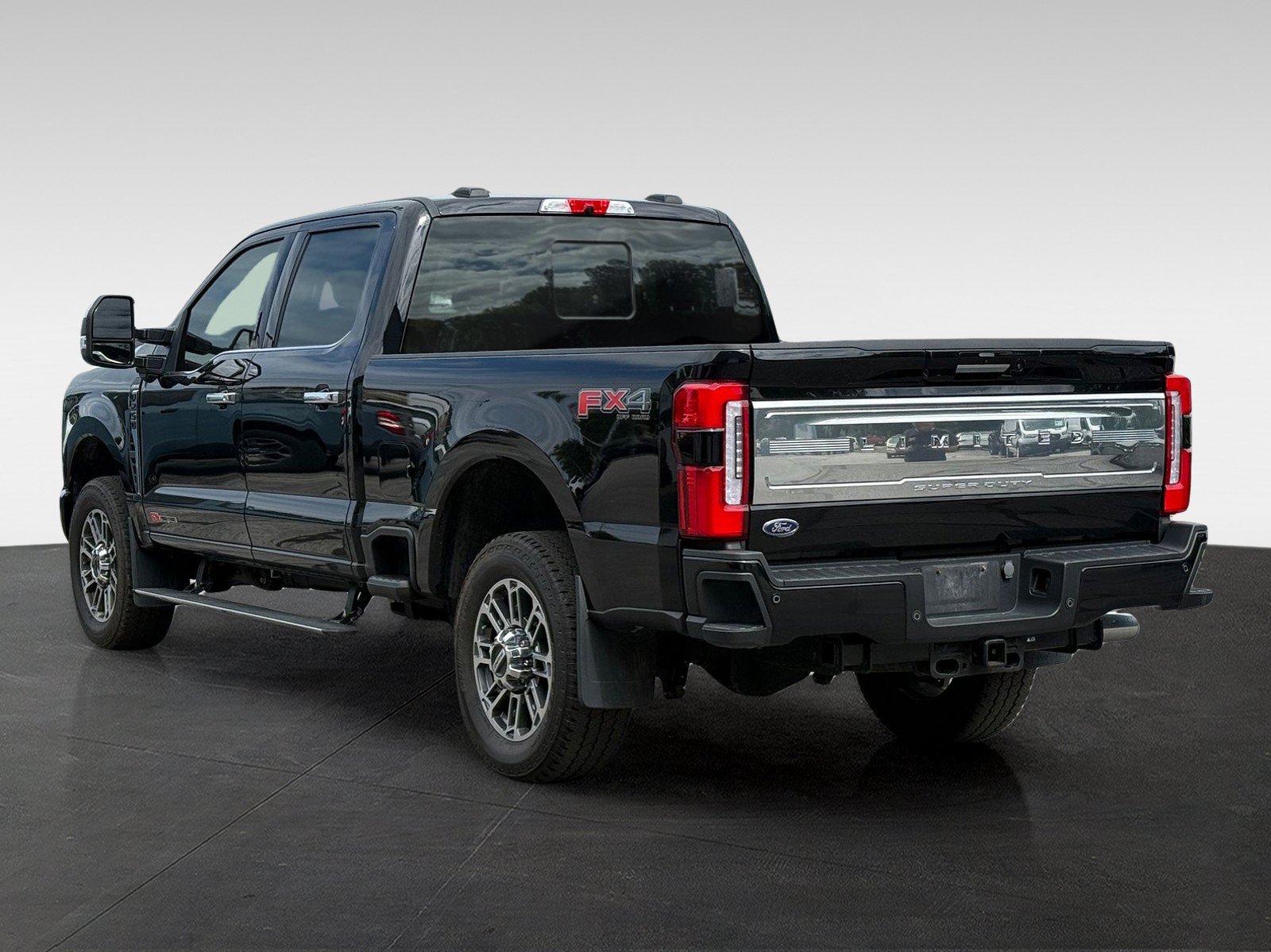 Certified 2024 Ford F250 Limited w/ FX4 Off-Road Package AWD/4WD image 7