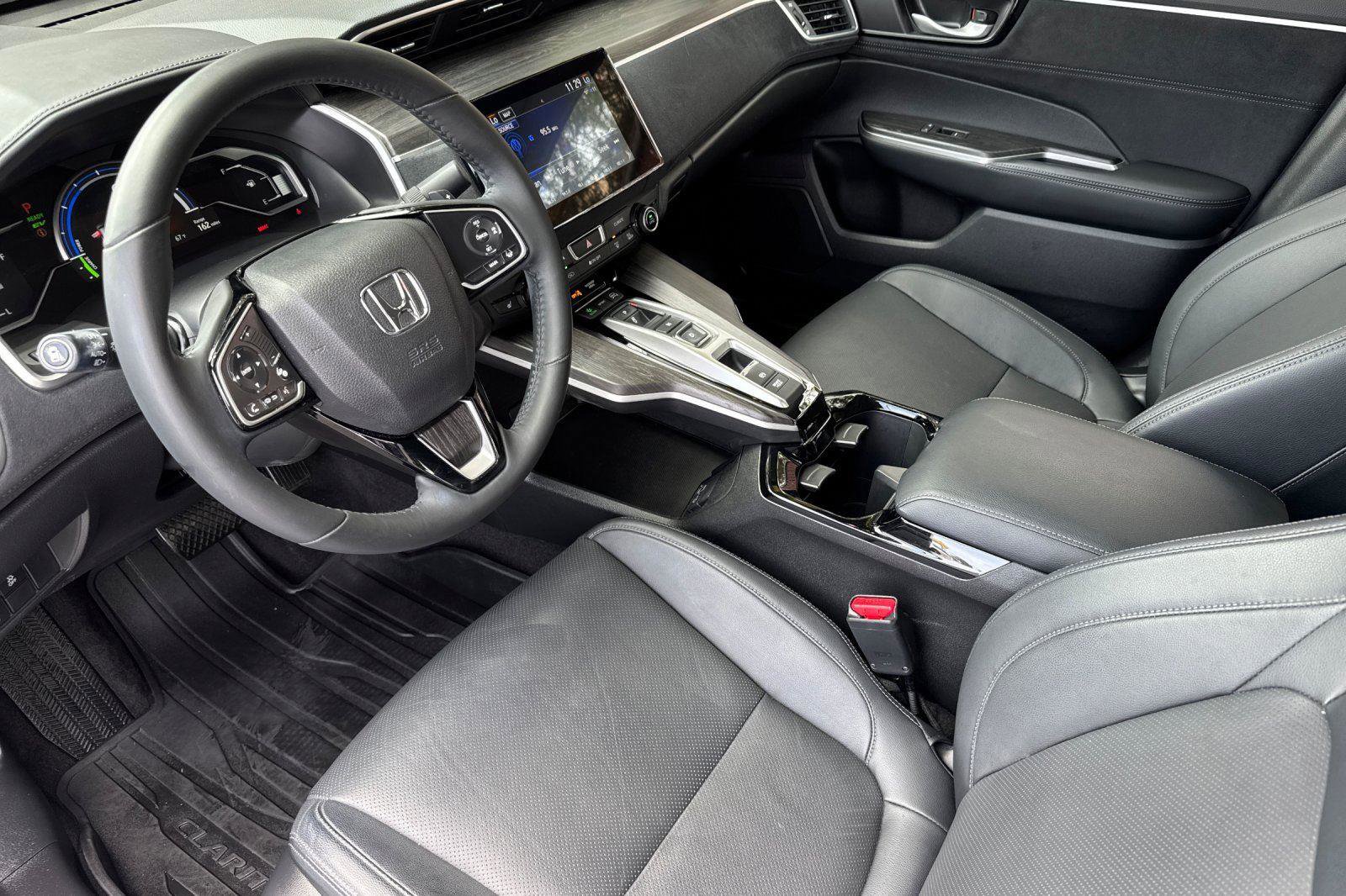 Used 2018 Honda Clarity Touring image 2