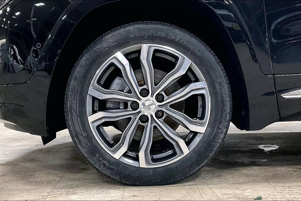 Used 2020 GMC Terrain Denali w/ GMC Pro Grade Package AWD/4WD image 9