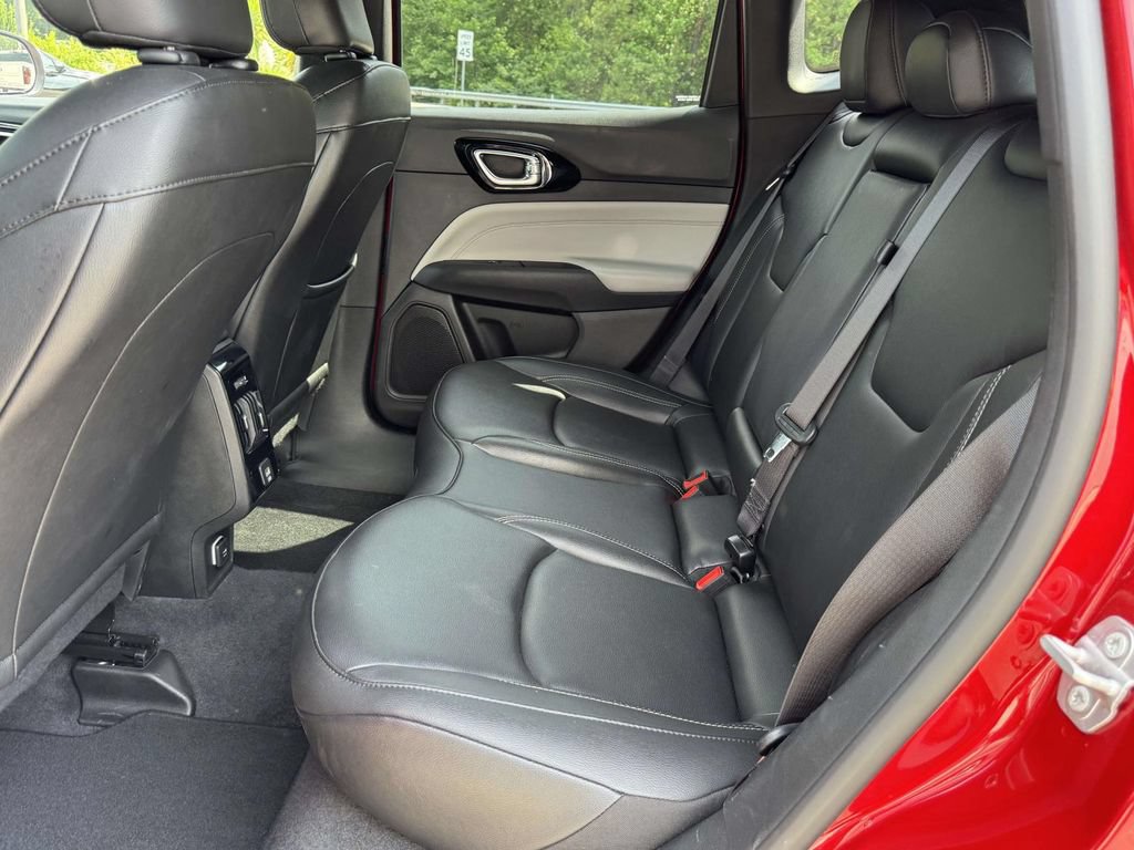 Used 2025 Jeep Compass Limited AWD/4WD image 18